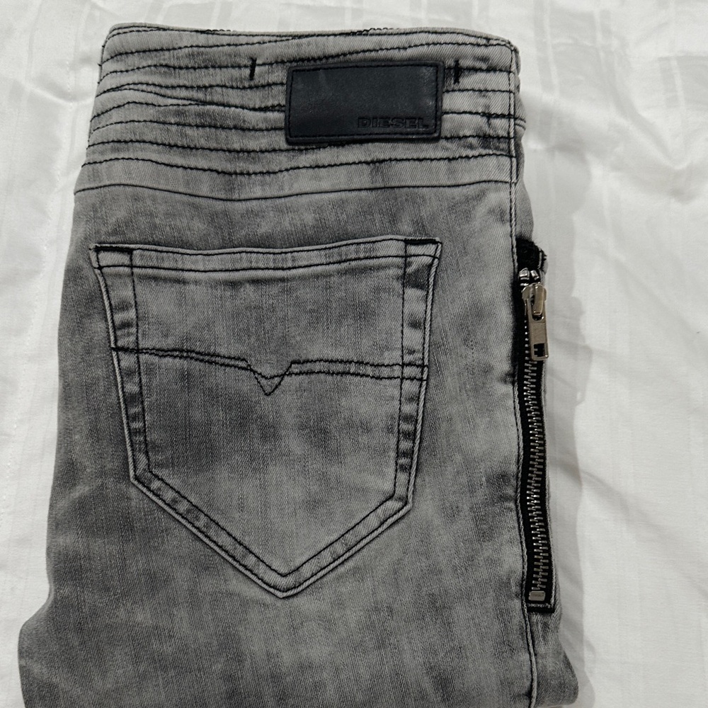 Women’s Diesel Super Skinny Slim Gray Washed Jeans with Side Zip Accent